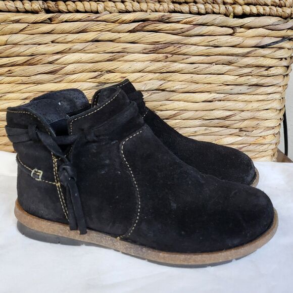 BORN Boots Womens 7 Wynter Distressed Black Suede Leather Size Zip Comfort - Picture 1 of 7